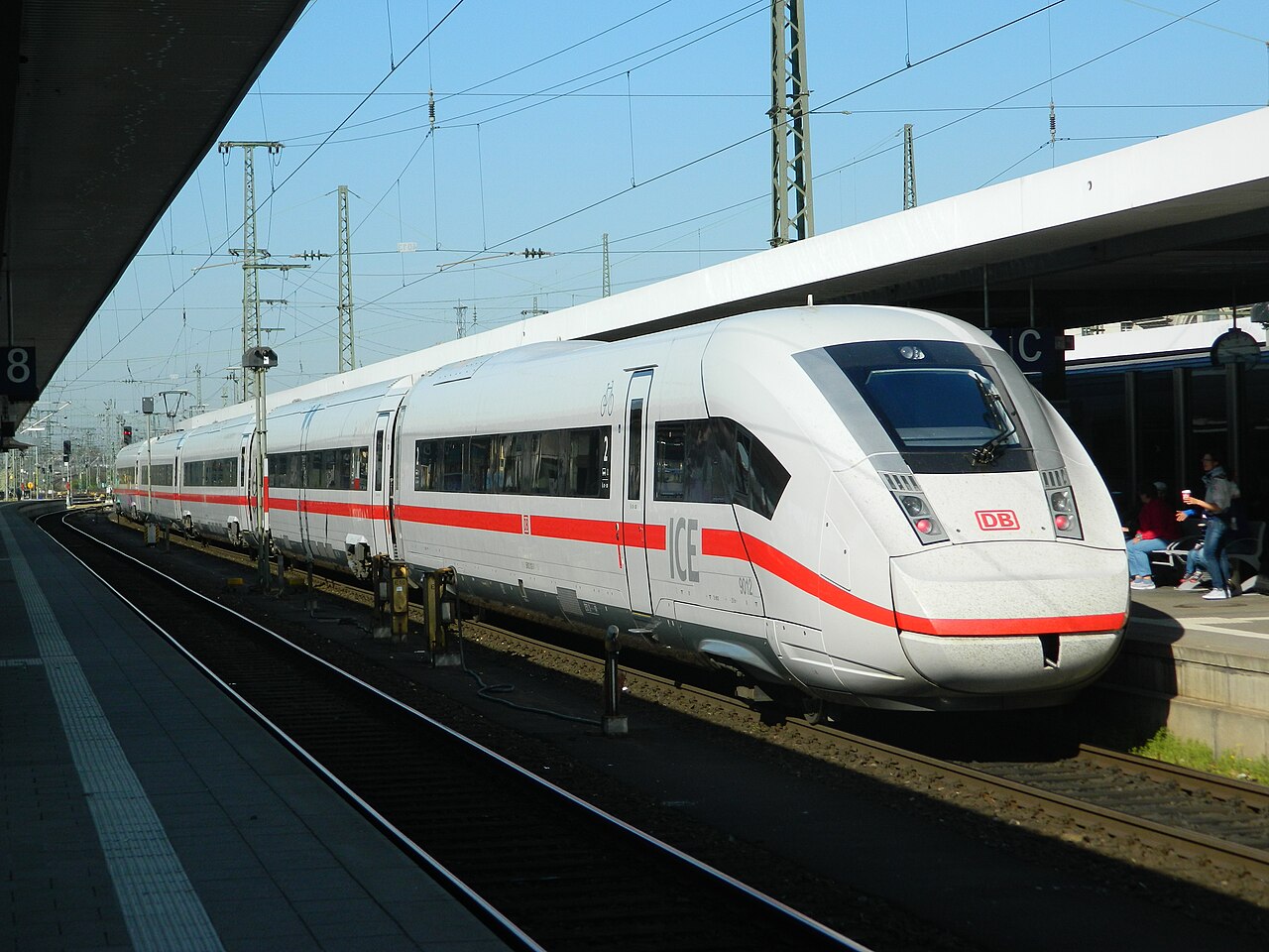 Nürnberg Merkez İstasyonu’nda ICE 4 — arşiv fotoğrafı.